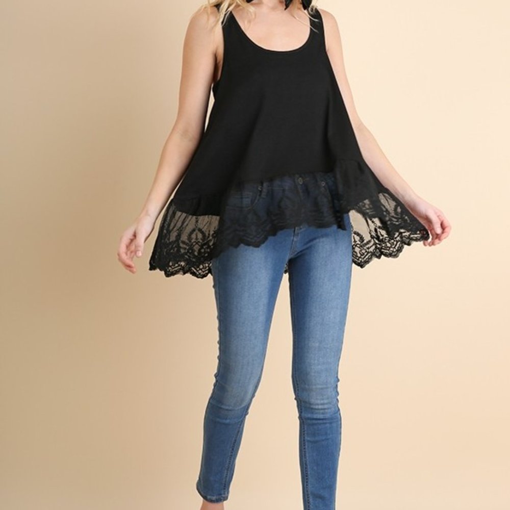 ✴️LAST ONE✴️ XL LACE HEMMED TANK TOP IN BLACK - Picture 4 of 6